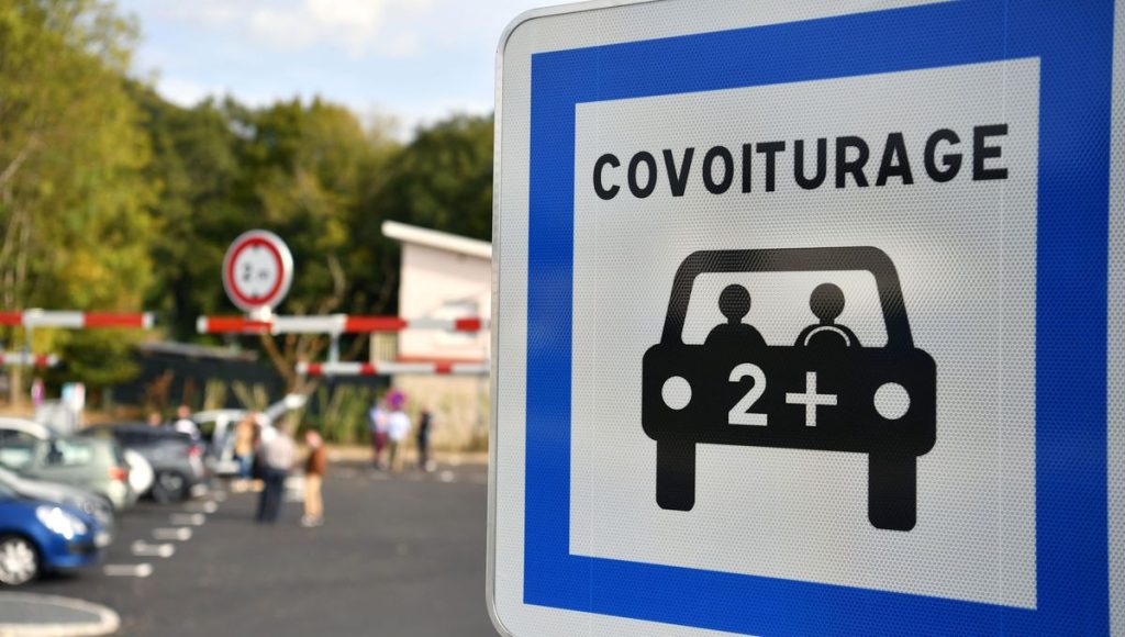 Pour moins polluer on opte les transport en communs 